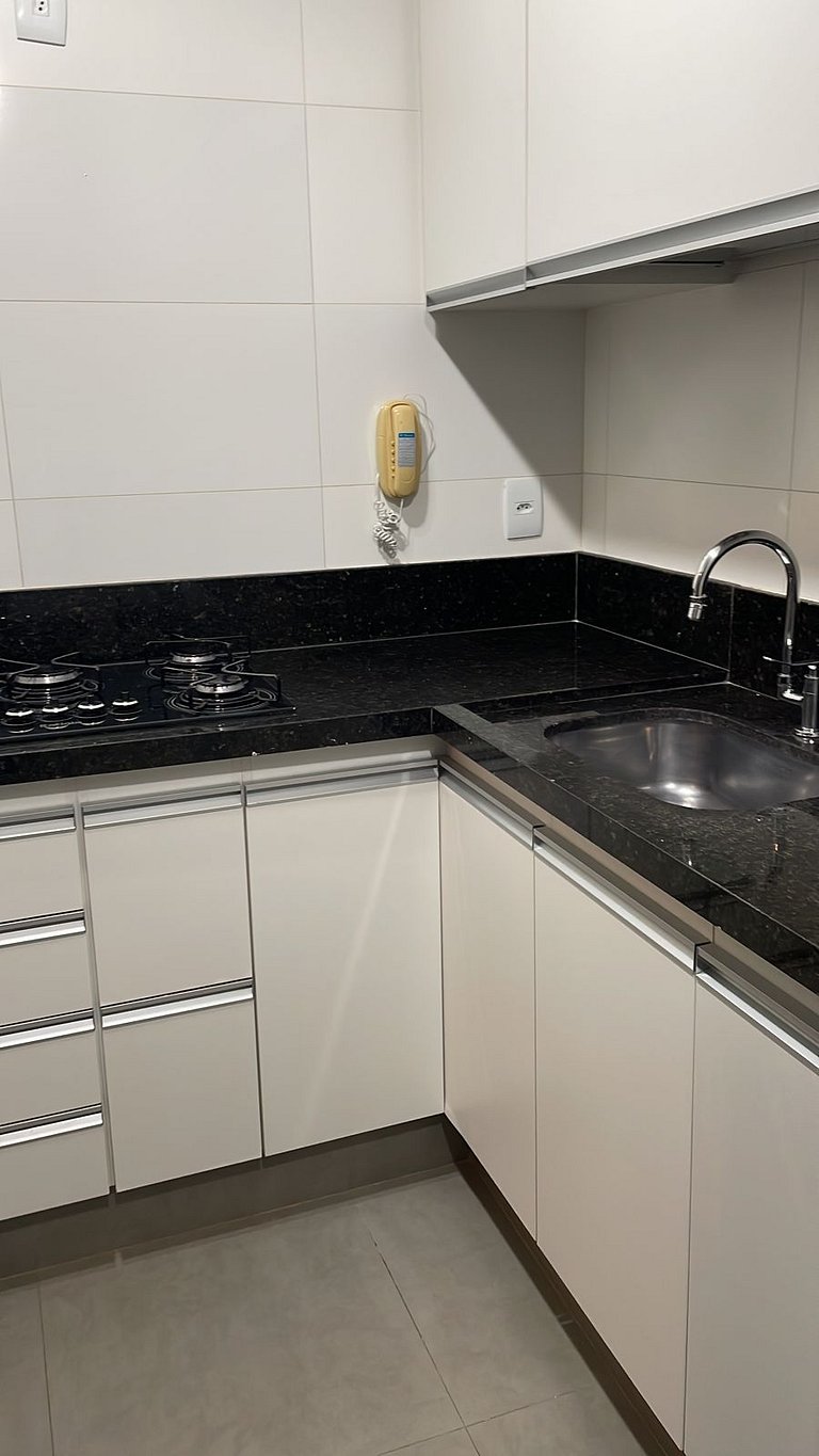 Muy cerca de todo. Entre Bueno y Marista, con hospitales, ce