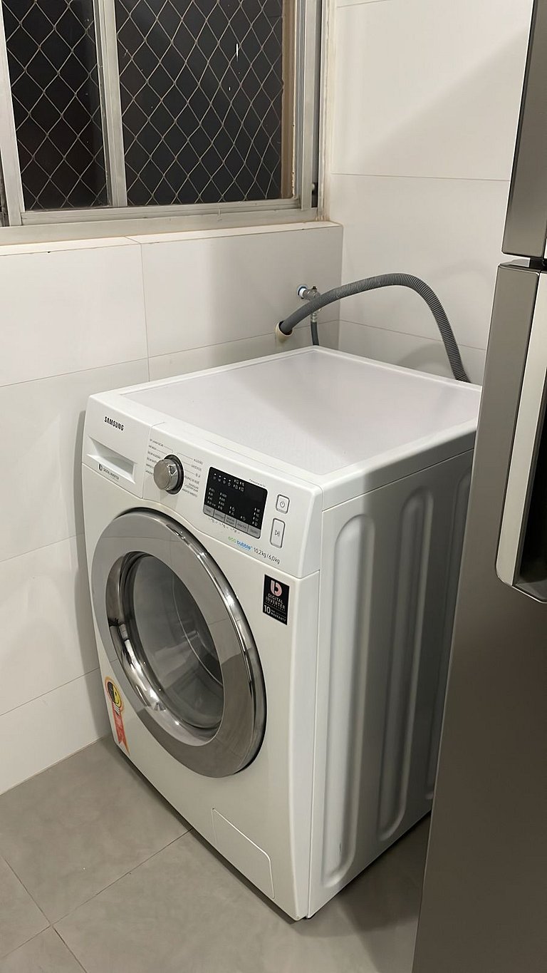 Muy cerca de todo. Entre Bueno y Marista, con hospitales, ce