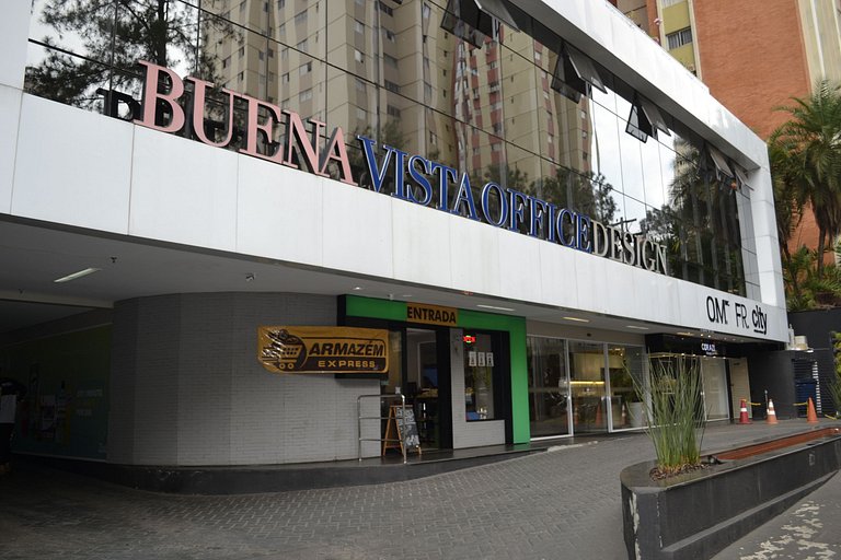 ¡Todo a poca distancia! Centro comercial Buena Vista, clínic