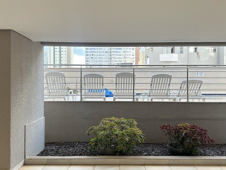 Mirador, piscina, cerca del centro comercial Flamboyant, ave