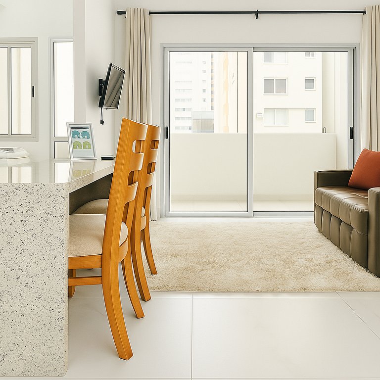 2Rooms-Malls and Markets. Quick/Easy access