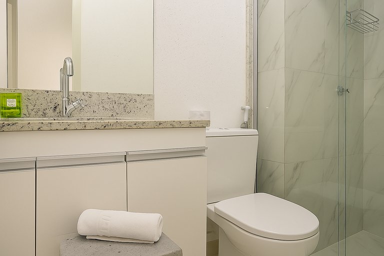 Apartamento totalmente amueblado cerca de centro comercial,