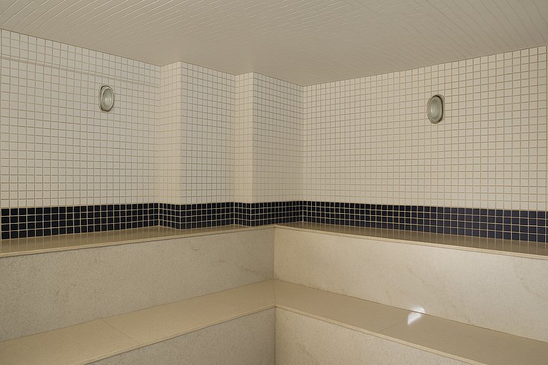 Modern, Heated Pool, Close to Shows and Shopping Mall