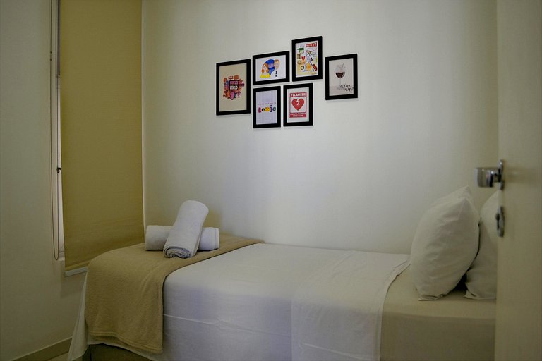 Apartamento moderno com 2 quartos, piscina e vista