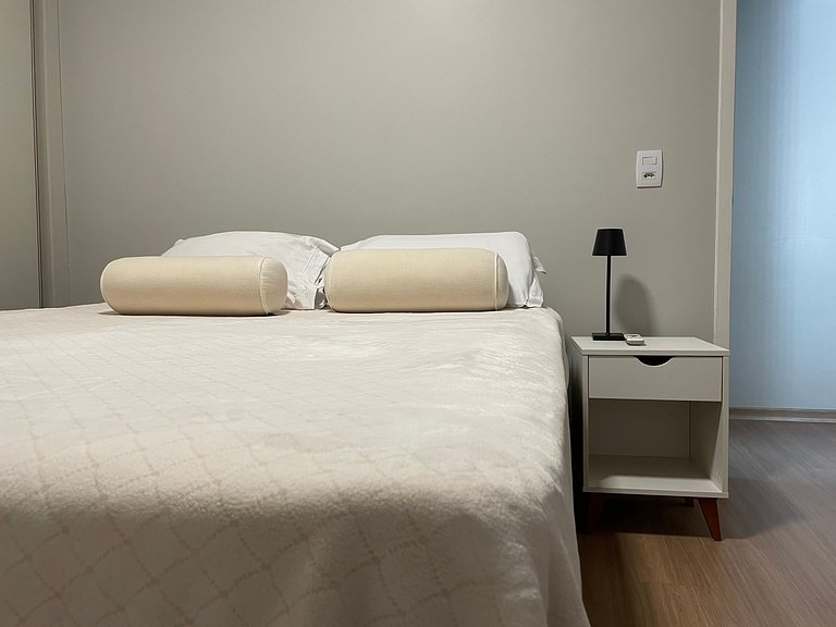 C1403 Parks,Shopping Malls,Hospitals | Air Cond
