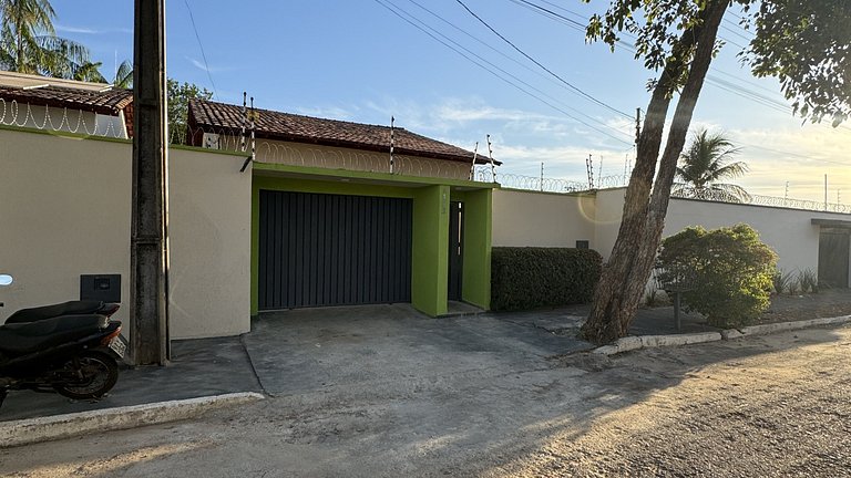 Cozy House with Air Conditioning Everywhere – Close to the C