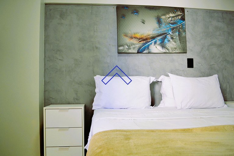 U504A - Modern, Heated Pool, Close to Shows and Shopping Mal