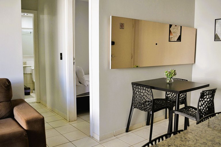 Modern, Heated Pool, Close to Shows and Shopping Mall