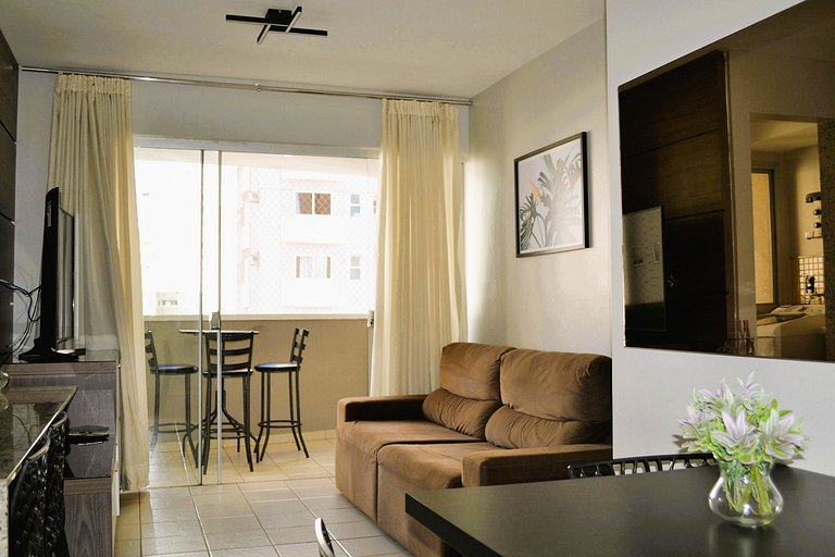 Modern, Heated Pool, Close to Shows and Shopping Mall