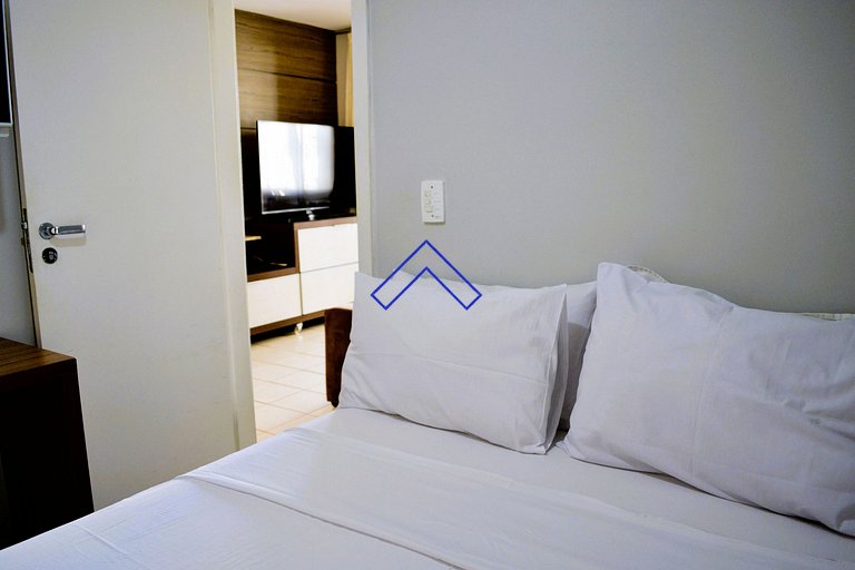 U504A - Modern, Heated Pool, Close to Shows and Shopping Mal
