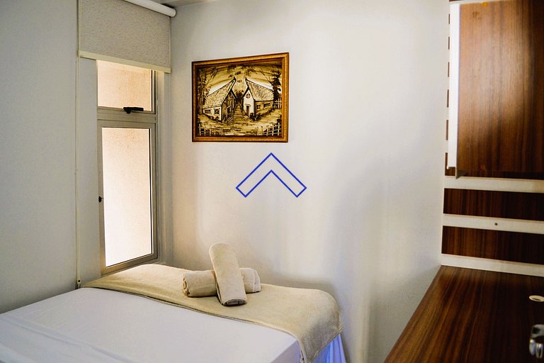 U504A - Modern, Heated Pool, Close to Shows and Shopping Mal