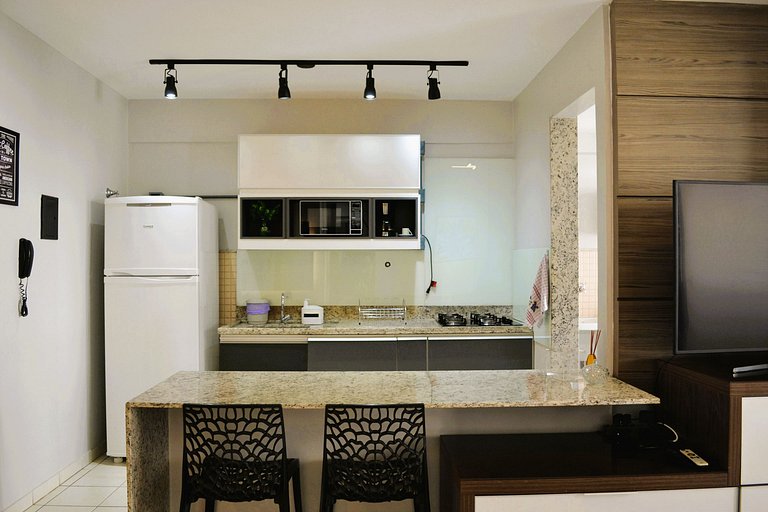 Modern, Heated Pool, Close to Shows and Shopping Mall