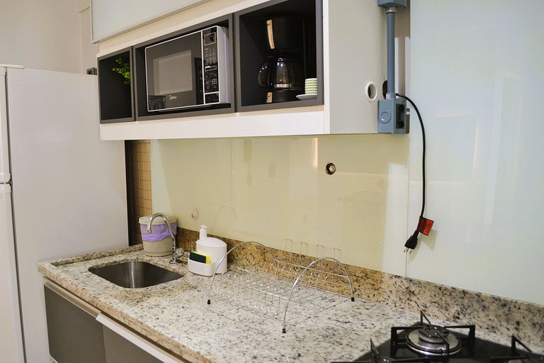 Modern, Heated Pool, Close to Shows and Shopping Mall