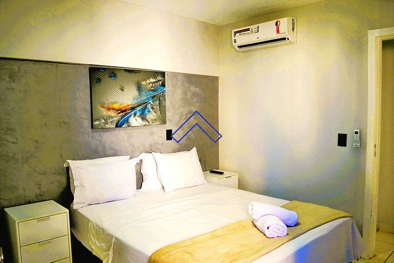 U504A - Modern, Heated Pool, Close to Shows and Shopping Mal