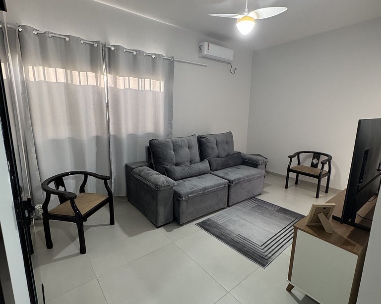 Cozy House with Air Conditioning Everywhere – Close to the C