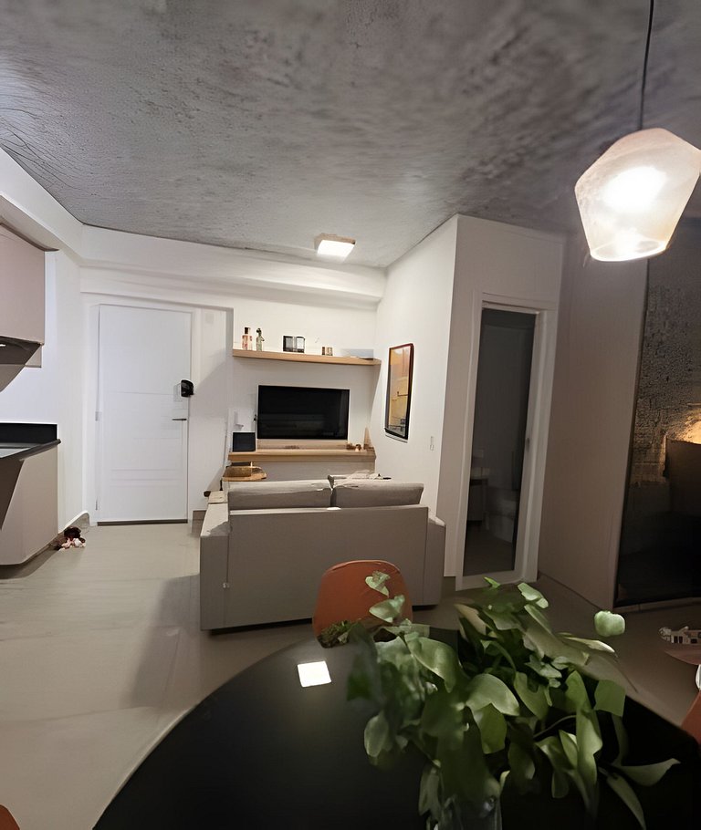 Romântico e Charmoso, Flat acolhedor