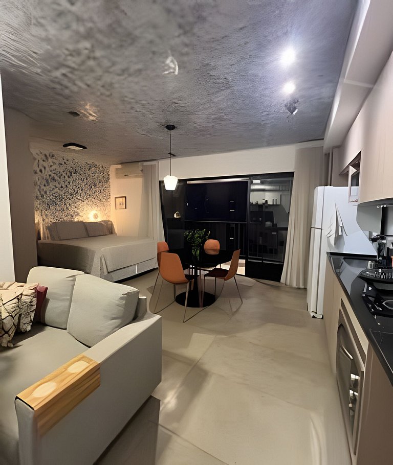 Romântico e Charmoso, Flat acolhedor
