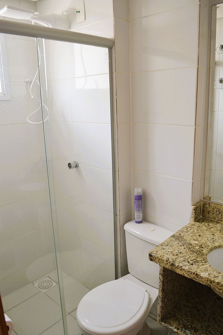 Modern apt with workspace, garage, near hospitals.