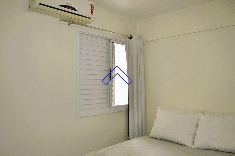 NW1704 - Modern apt with workspace, garage, near hospitals.