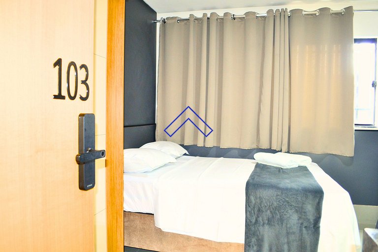 RG103 - Entire Furnished Apt: Perfect for Work and Leisure