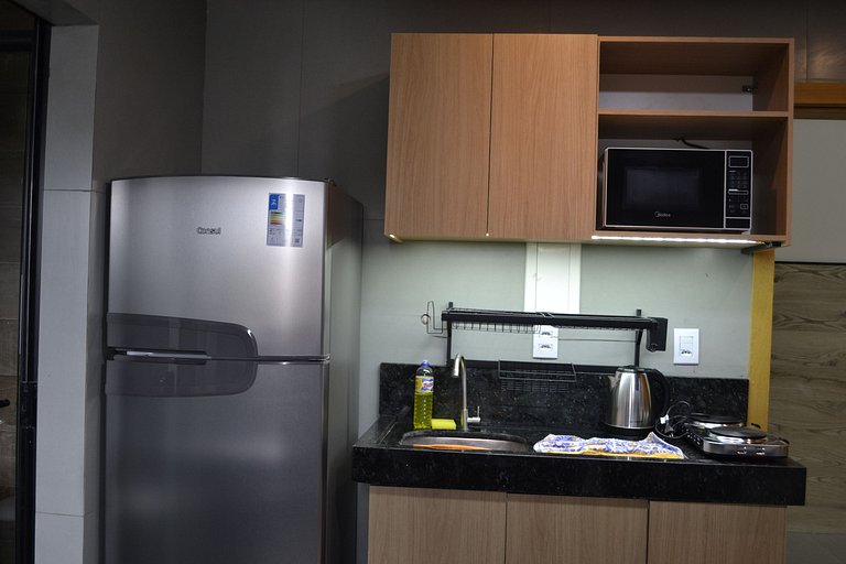 Studio impecável com cozinha completa e tanquinho