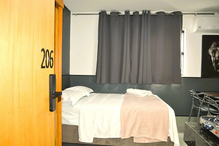 Impeccable studio with fully equipped kitchen and washing ma