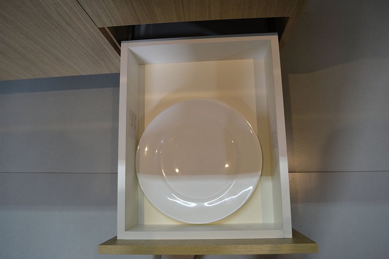 Estudio impecable con cocina completa y lavadora