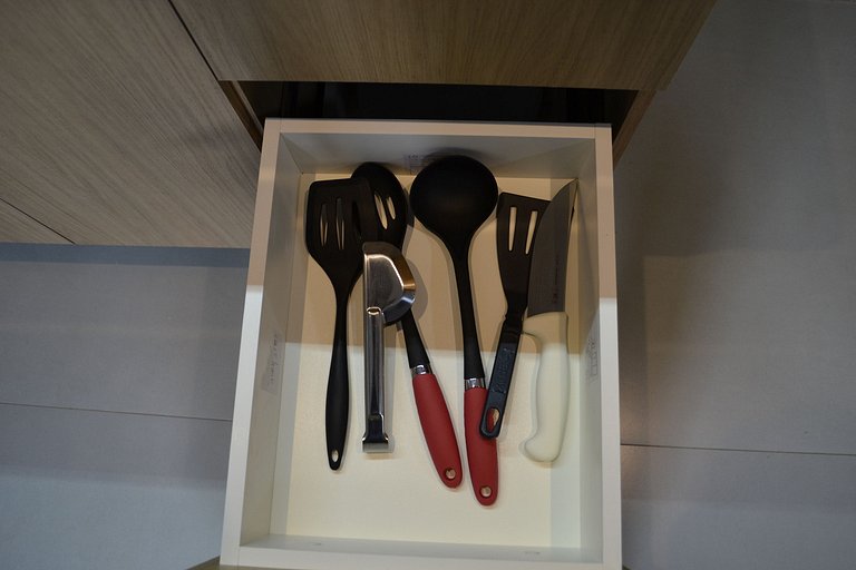 Studio impecável com cozinha completa e tanquinho