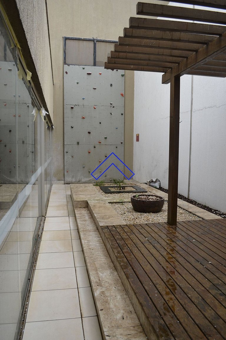 2-BR Apt w/ A/C & private barbecue near Flamboyant