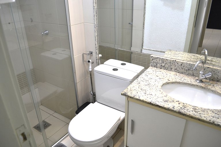 Relájate en GYN: Piscina, sauna y vista panorámica