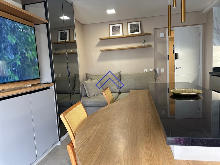 Romantic Refuge: Modernity and Comfort St Oeste