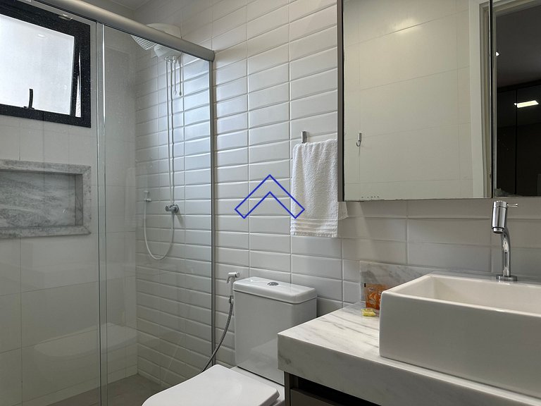 Romantic Refuge: Modernity and Comfort St Oeste