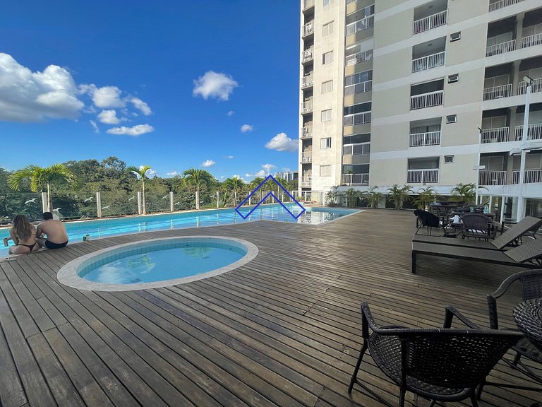 Apto com Varanda e Lazer de Resort no Jd. Goiás