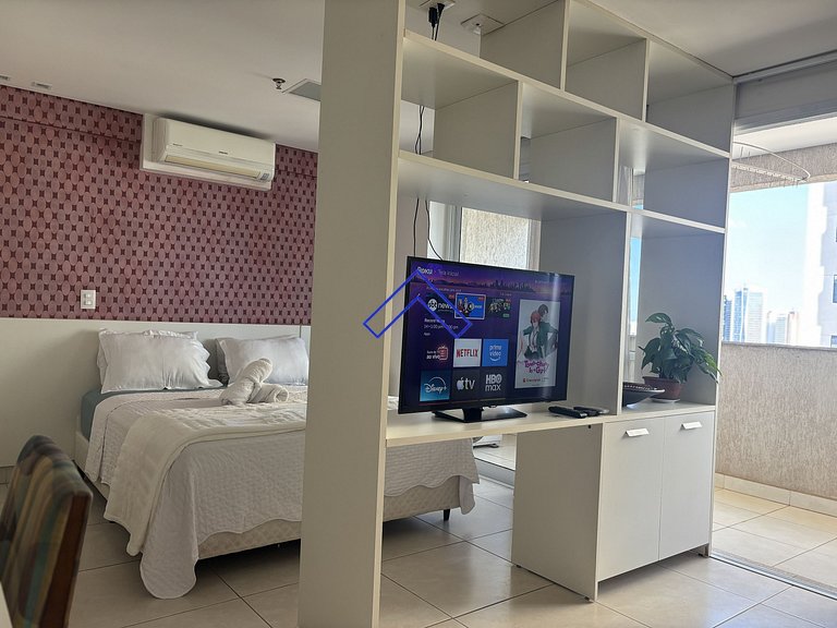 BF2603 - Modern + complete walking distance Flamboyant Park
