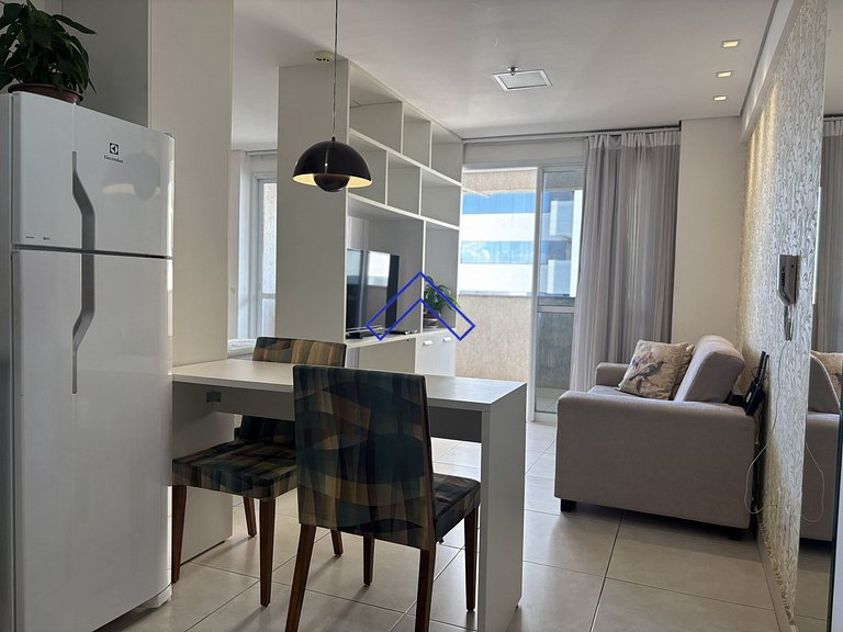 BF2603 - Modern + complete walking distance Flamboyant Park