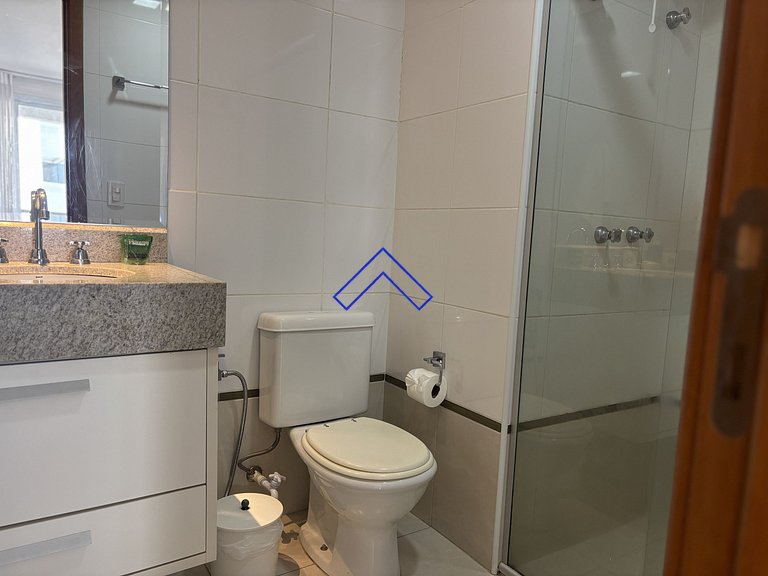 BF2603 - Modern + complete walking distance Flamboyant Park