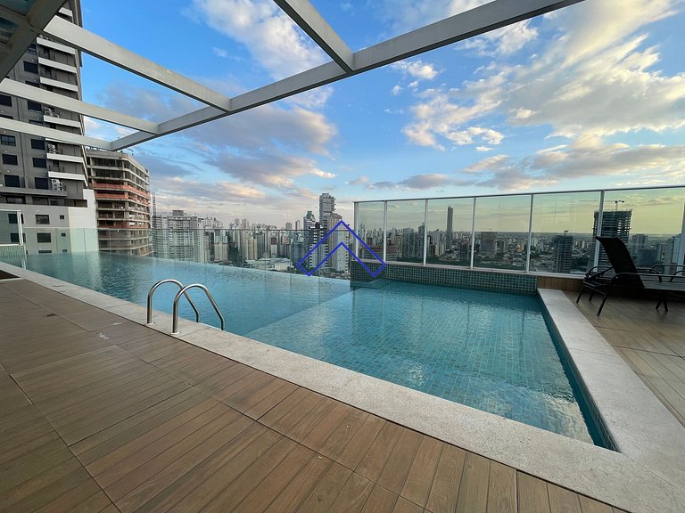 Rooftop Incrível: Piscina Aquecida e Academia