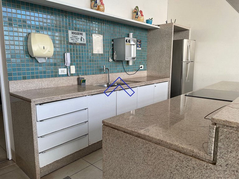 Rooftop Incrível: Piscina Aquecida e Academia