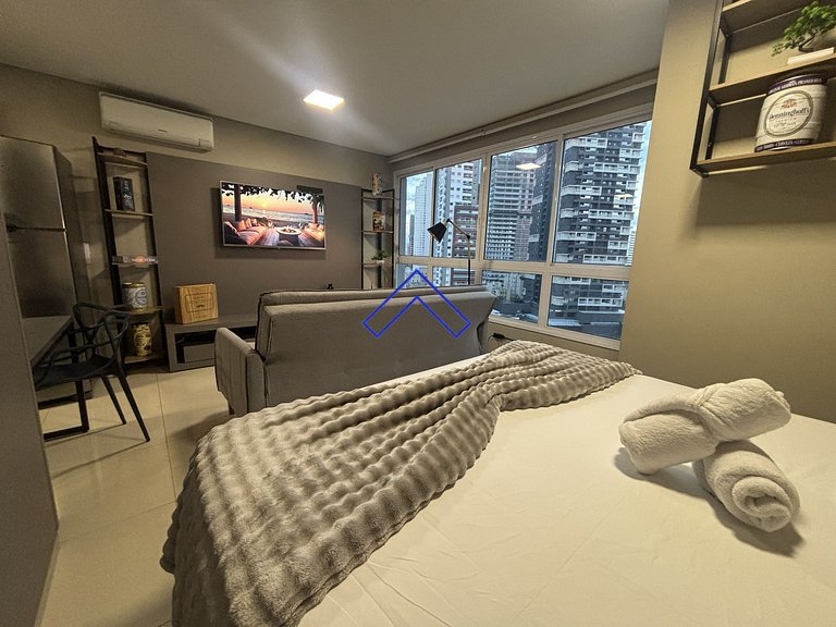 DNA1203G - Amazing Rooftop Heated Pool and Gym