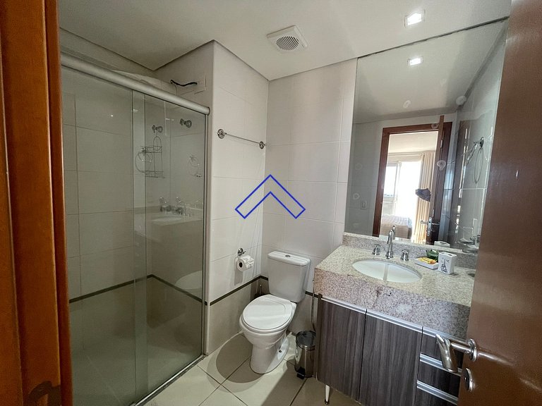 BF2414 - Modern + complete walking distance Flamboyant Park