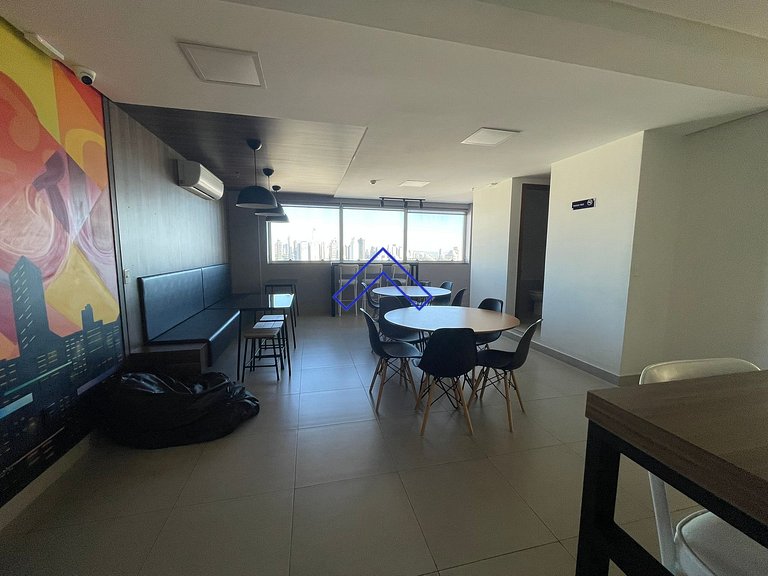BF2603 - Modern + complete walking distance Flamboyant Park