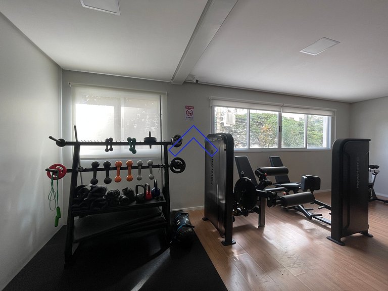 NW1704 - Modern apt with workspace, garage, near hospitals.