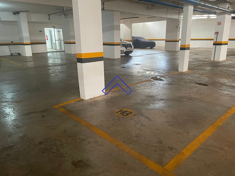 Apt con espacio trabajo, garaje, cerca de hospital