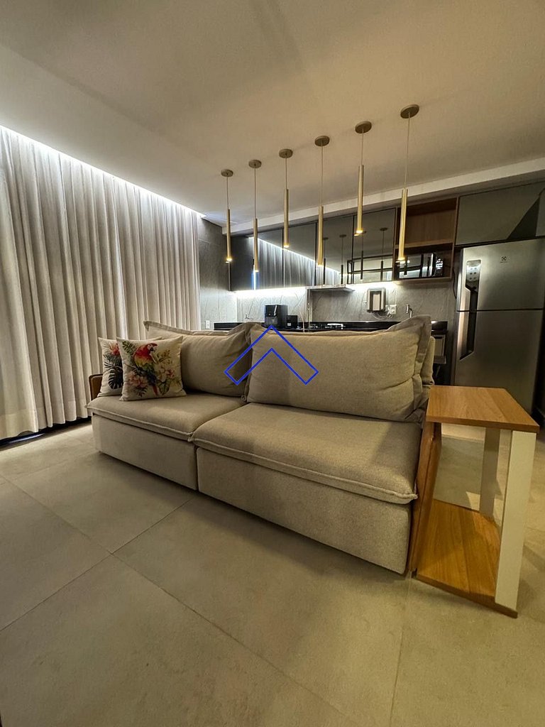 ID702B - Romantic Refuge: Modernity and Comfort St Oeste